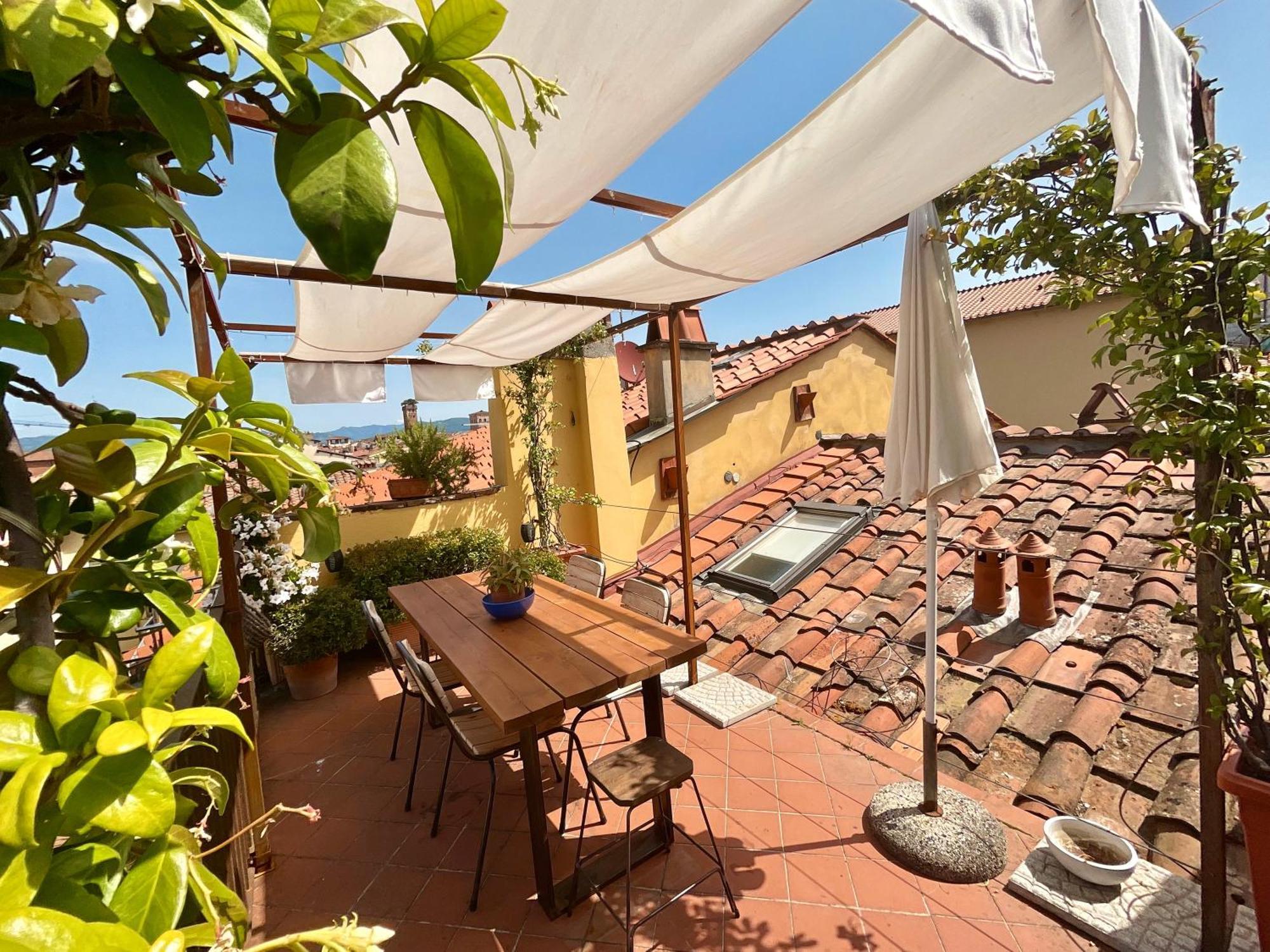 Апартаменты La Terrazza Di Sofia Лукка Экстерьер фото